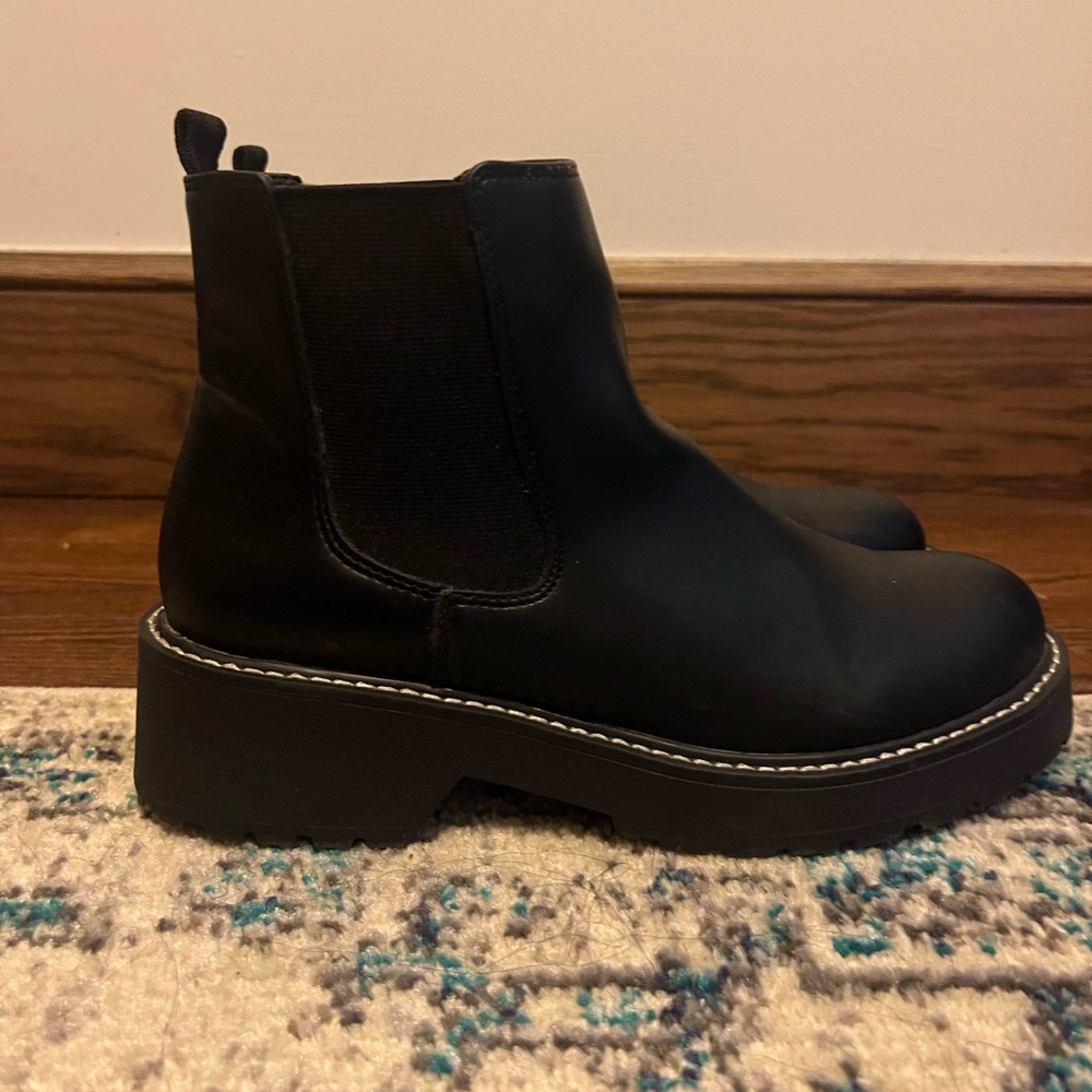Black Steve Madden Girl Ankle Boots
